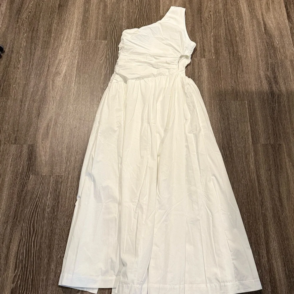Abercrombie & Fitch never worn